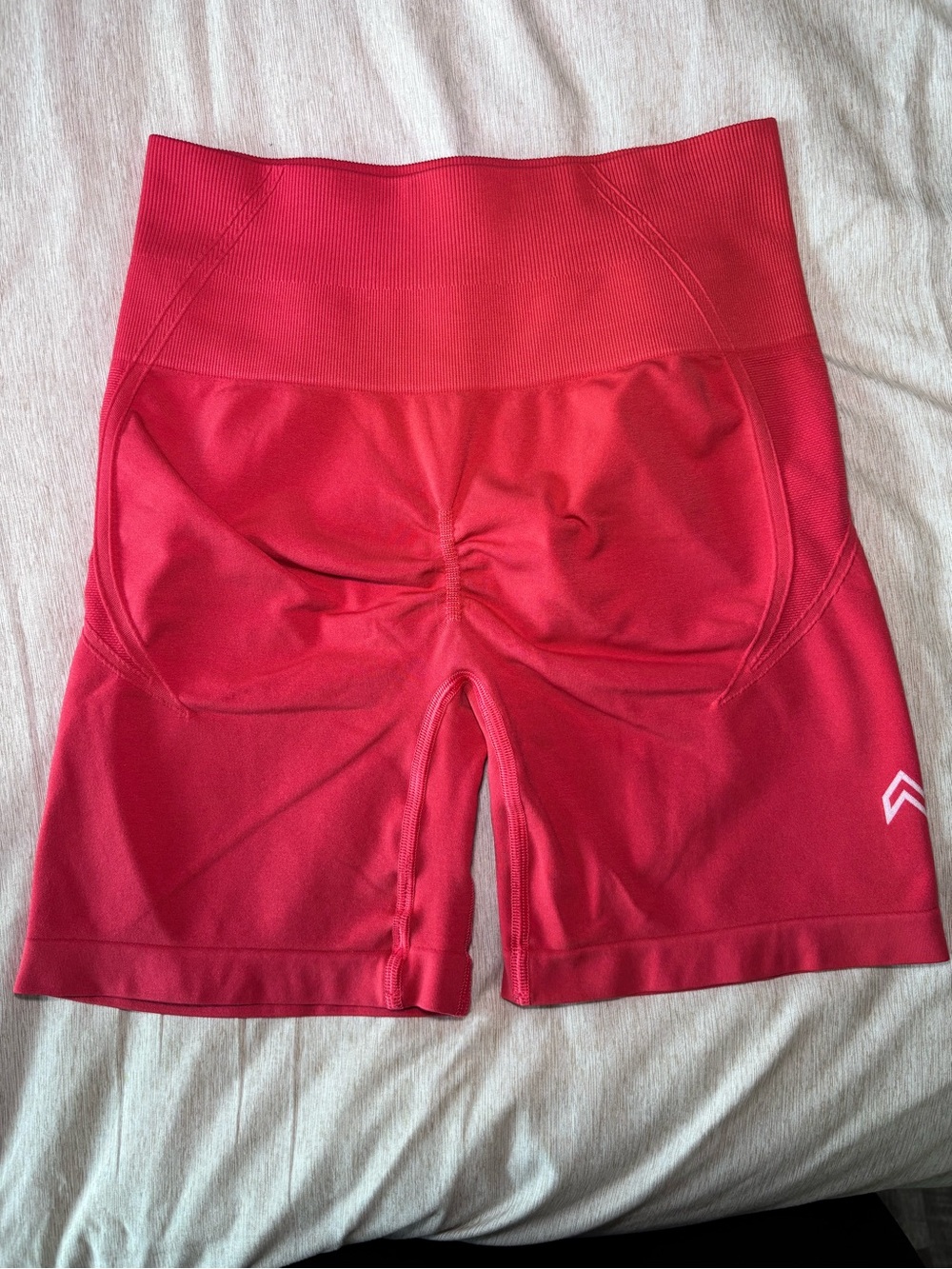 EFFORTLESSLIFT™ SEAMLESS SHORTS WITH WHITE LOGO